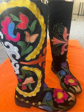 Artemis Design Co. Suzani Tall Boots Black Velvet Embroidered Floral Size 37 EU